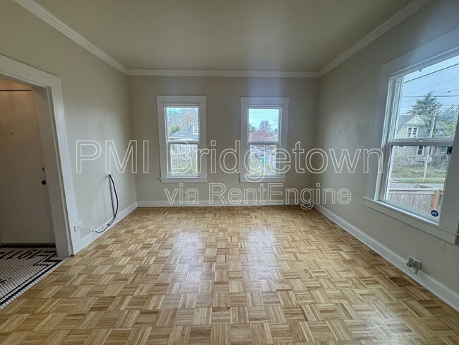 Building Photo - 834 NE Shaver St