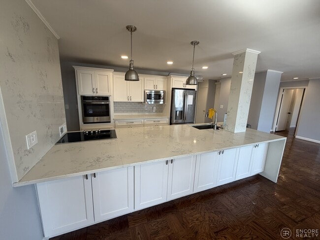 Building Photo - 80 Monmouth St