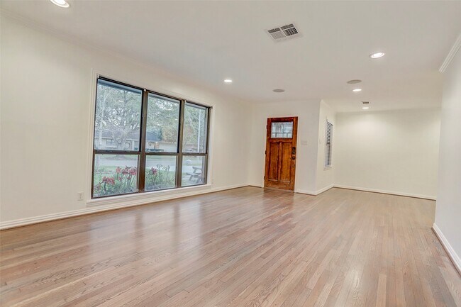 Building Photo - 5438 Briarbend Dr