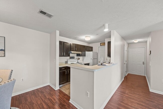 Building Photo - 6823 Meadow Creek Dr
