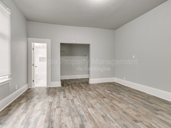 Building Photo - 611 E Springer Ave