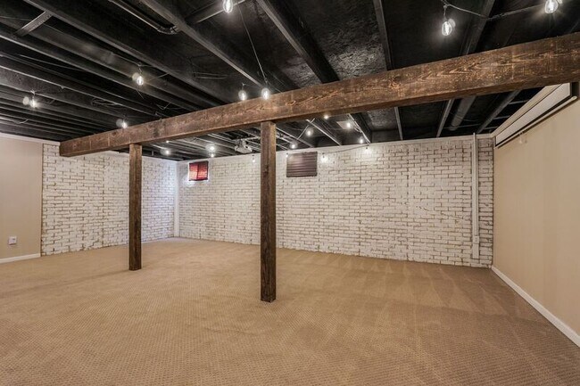 Building Photo - 2408 Ruffin Dr