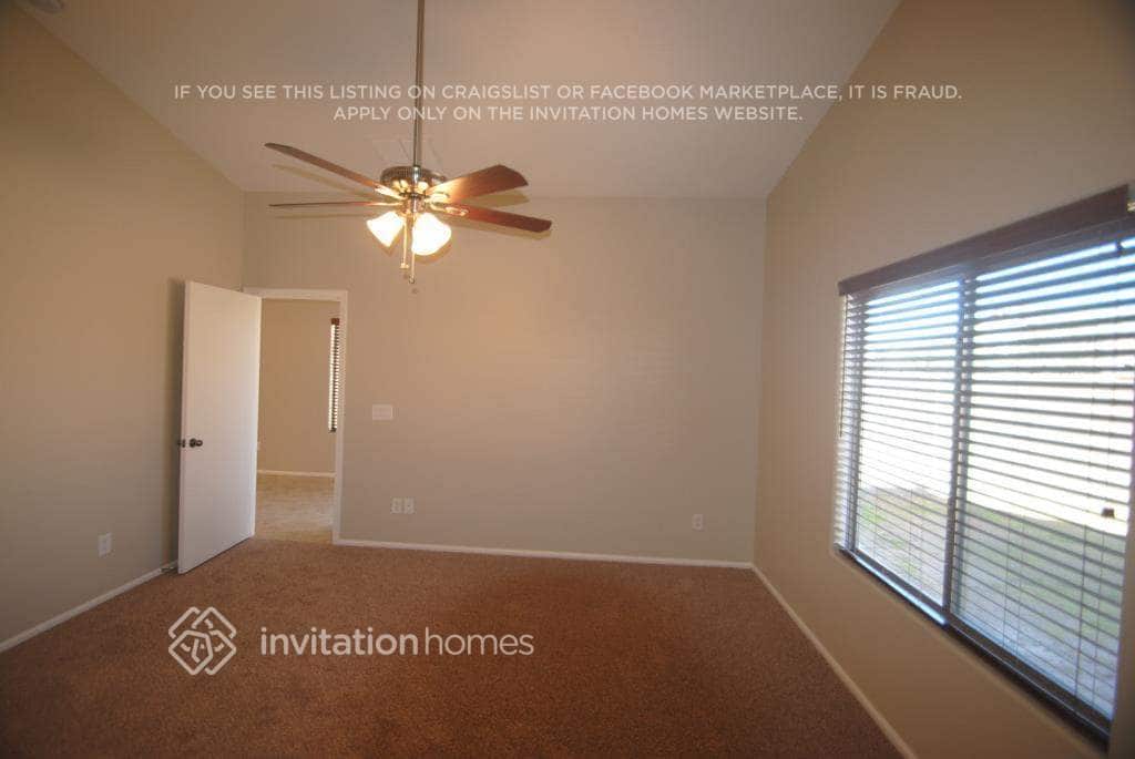 Building Photo - 1378 E Ryan Rd