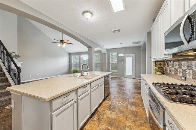 Building Photo - 3122 Schumann Oaks Dr