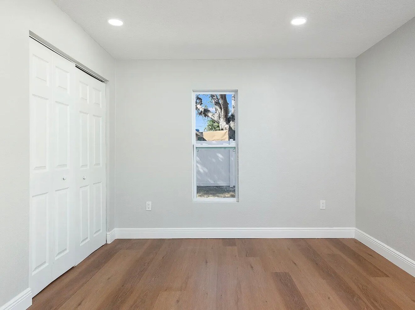 Building Photo - 4335 10th Ave S