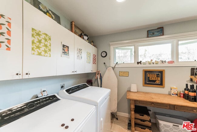 Building Photo - 28952 Selfridge Dr