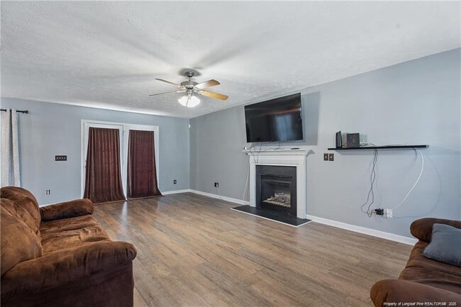 Building Photo - 717 Lenoir Dr