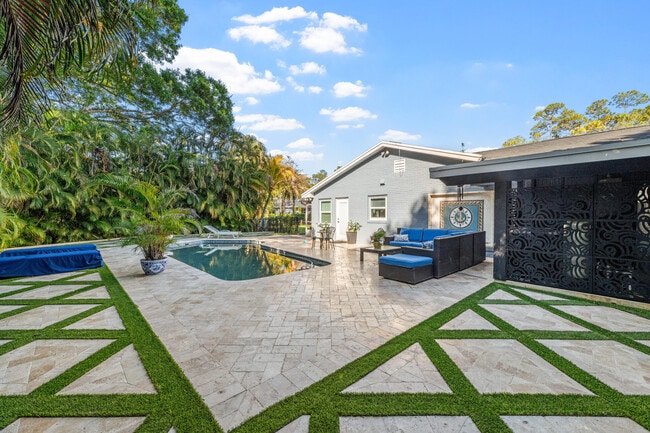 Building Photo - 15161 Collecting Canal Rd