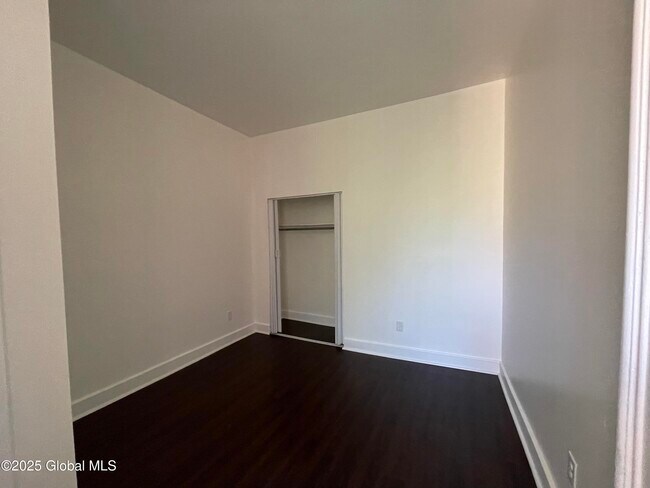 Building Photo - 475 S Pearl St
