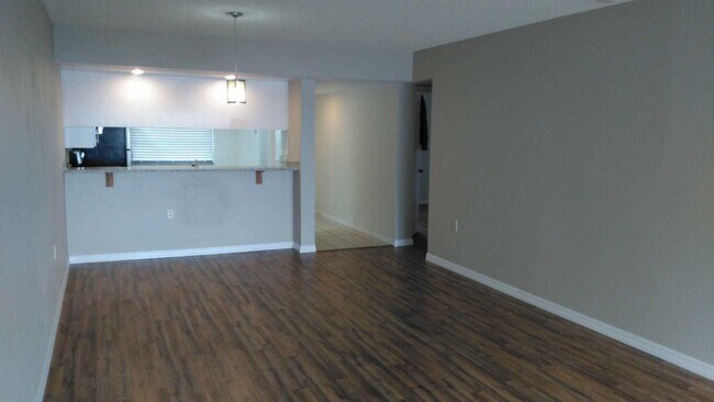 Building Photo - 3516 Whitehall Dr