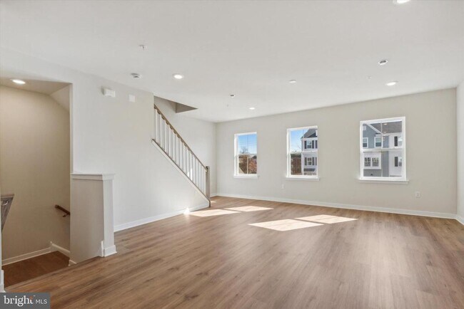 Building Photo - 308 Bennetts Ct
