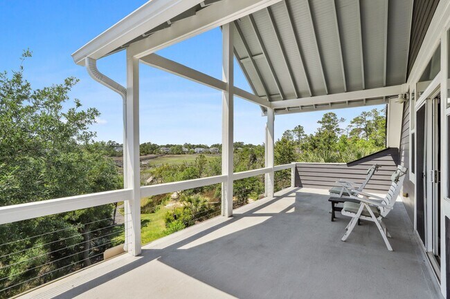 Building Photo - Luxury Waterfront Estate with Deepwater Access