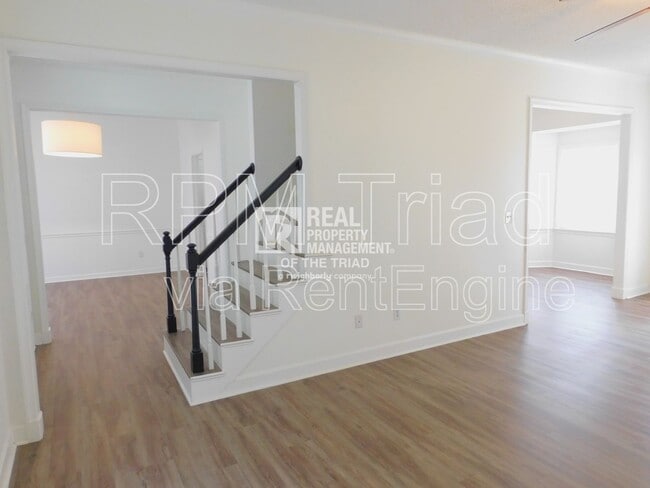 Building Photo - 3407 Park Hill Dr