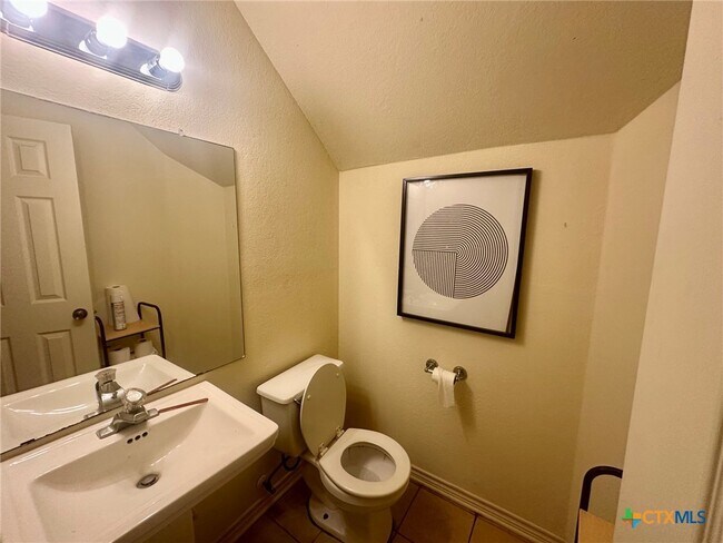 Building Photo - 802 Sagewood Trail