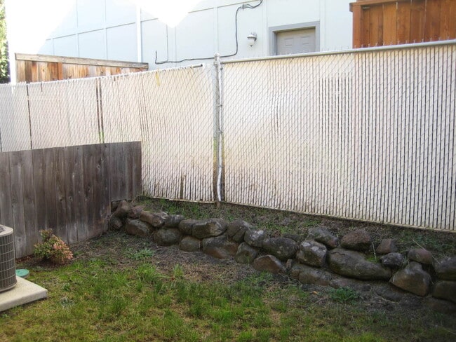 Building Photo - Townhome in Central Point