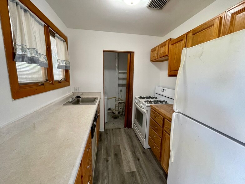 Building Photo - 3814 10th Avenue Ct