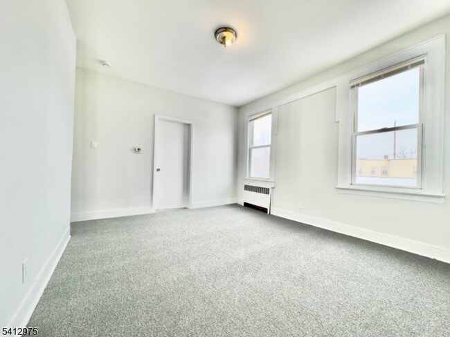 Building Photo - 476 Grove St