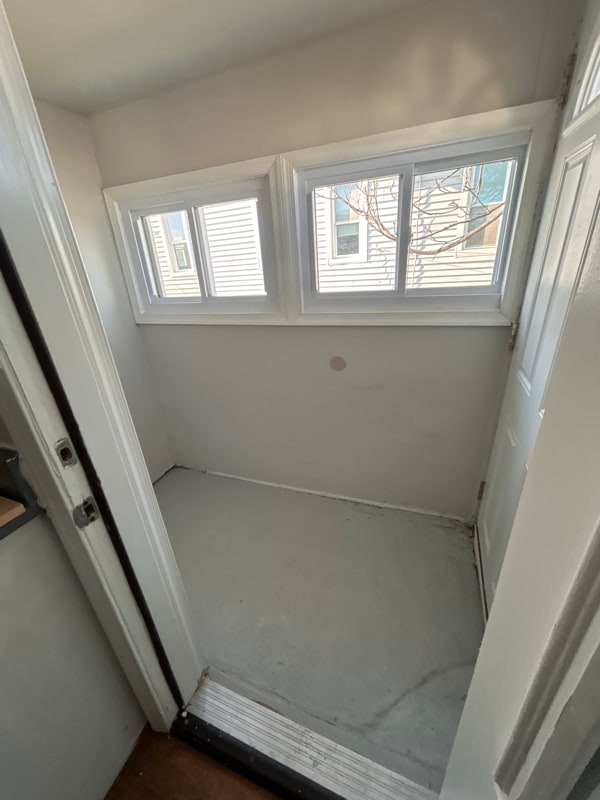 Building Photo - 240 Riverview Ave