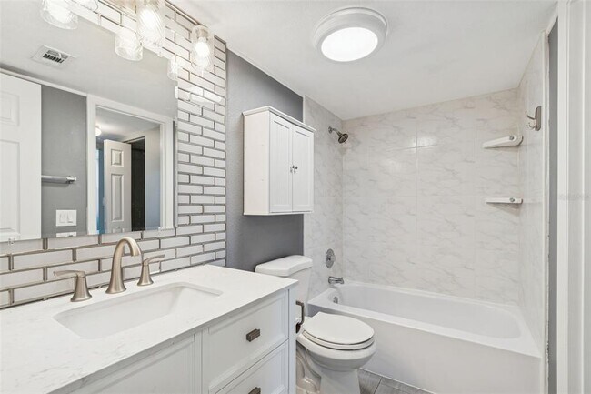 Building Photo - 2051 Skimmer Ct