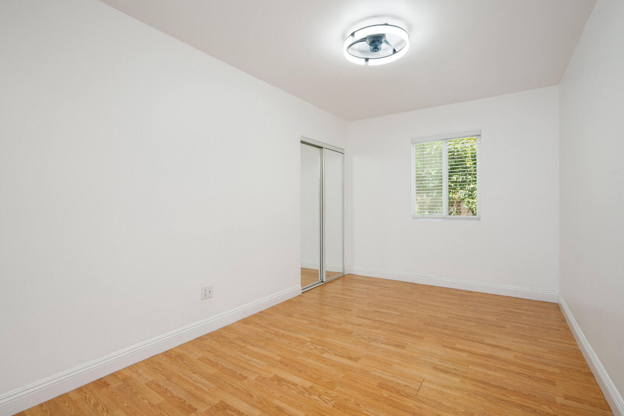 Building Photo - 1836 Euclid St