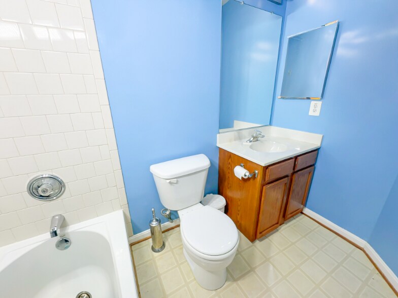 Building Photo - 15507 Pocopson Creek Way