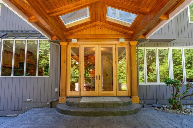 Building Photo - 4bd/3.75ba Woodinville Home