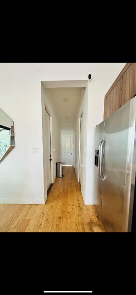 Building Photo - 913 Lucia Dr