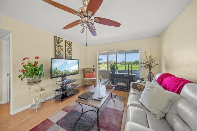 Building Photo - 7193 W Country Club Dr N