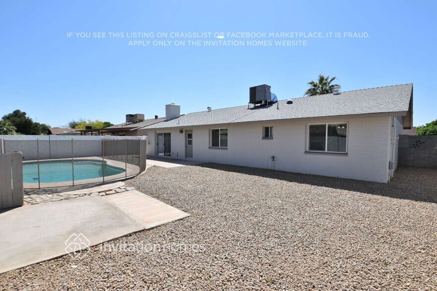 Building Photo - 2520 E Manhatton Dr
