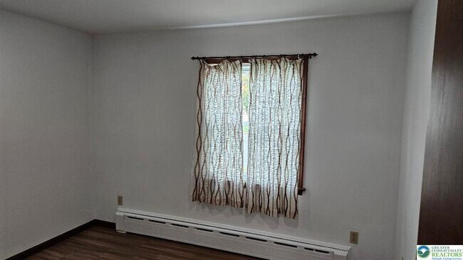 Building Photo - 559 Heckman Ave