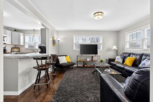 Building Photo - Fully Furnished Historic Home