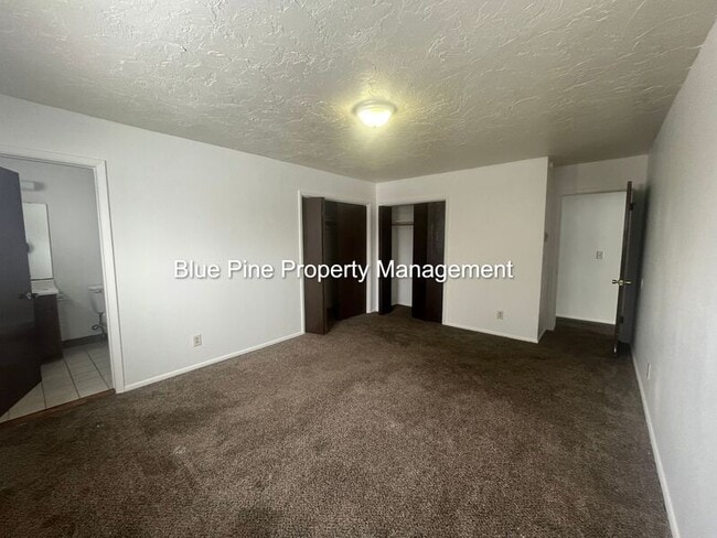 Building Photo - 353 E 15th St
