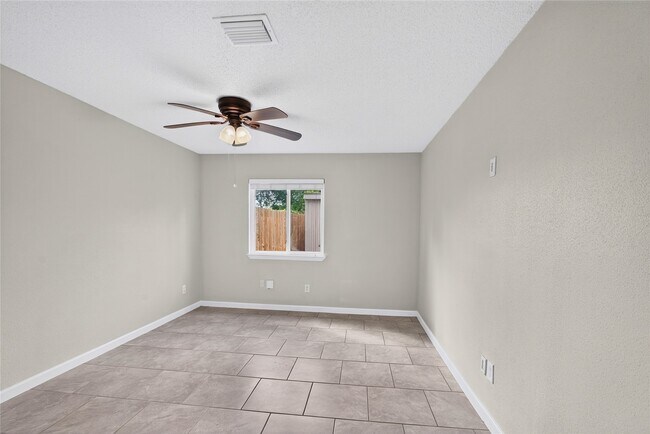 Building Photo - 3922 Pintan Ln