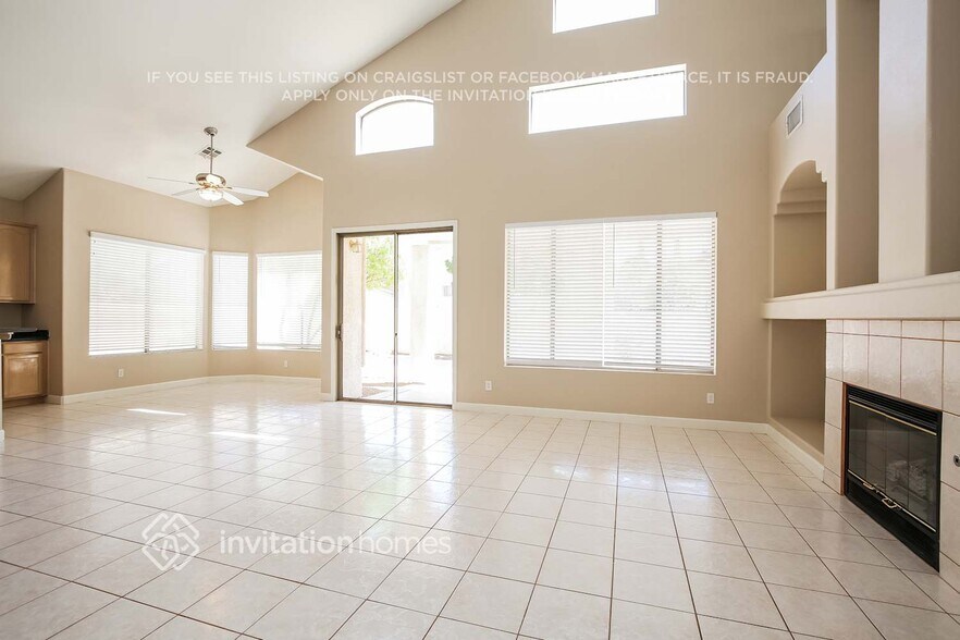 Building Photo - 10909 Summer Quail Ave