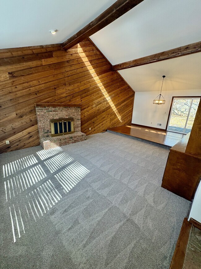 Building Photo - 5 Sweet Branch Ct