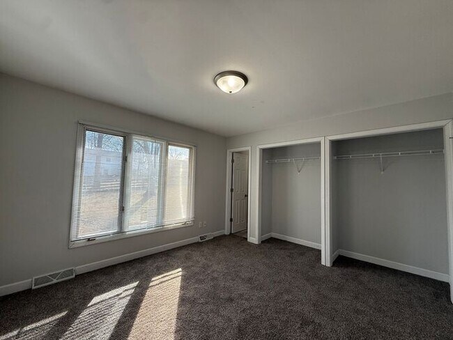 Building Photo - $3,200 | 5 Bedroom, 3 Bathroom House | No Pets | Available for Immediate Move In!