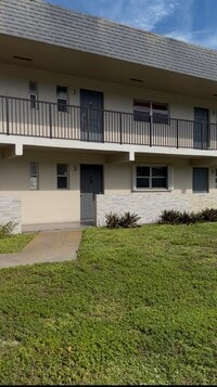 Building Photo - 8001 Fairview Dr