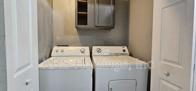 Building Photo - 827 Marshall Ave