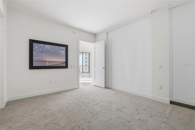 Building Photo - 301 1st St S