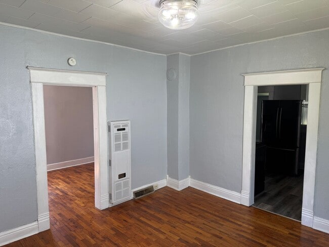 Building Photo - 3015 Edmond St