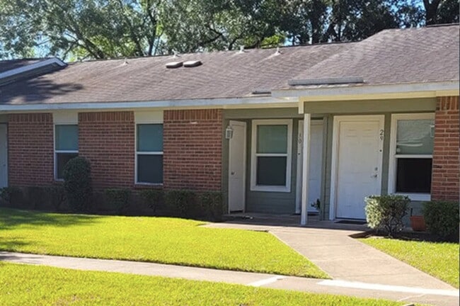 Building Photo - 2050 S Byrd Ave