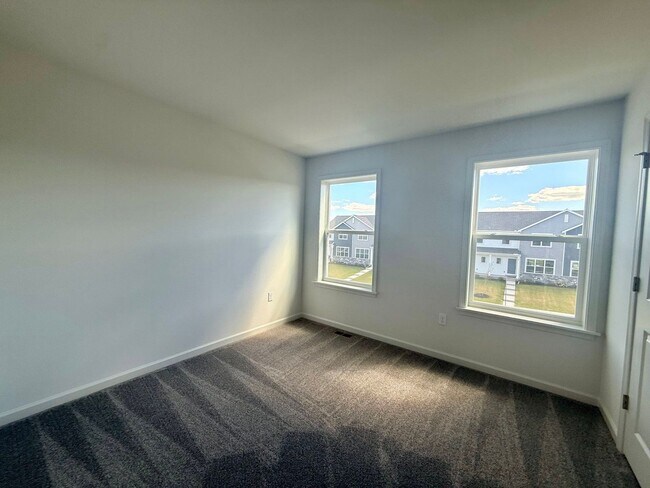 Building Photo - 45 N Conifer Dr