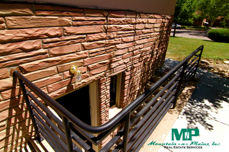 Building Photo - One Bedroom Unit, Walk to CSU