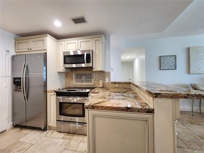 Building Photo - 3505 S Ocean Dr