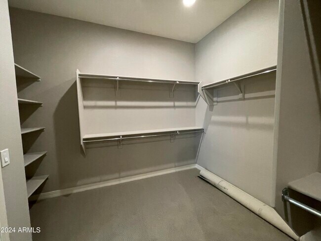 Building Photo - 22834 E Silver Crk Ln