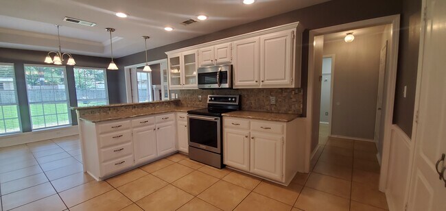 Building Photo - 18257 Springmill Ct