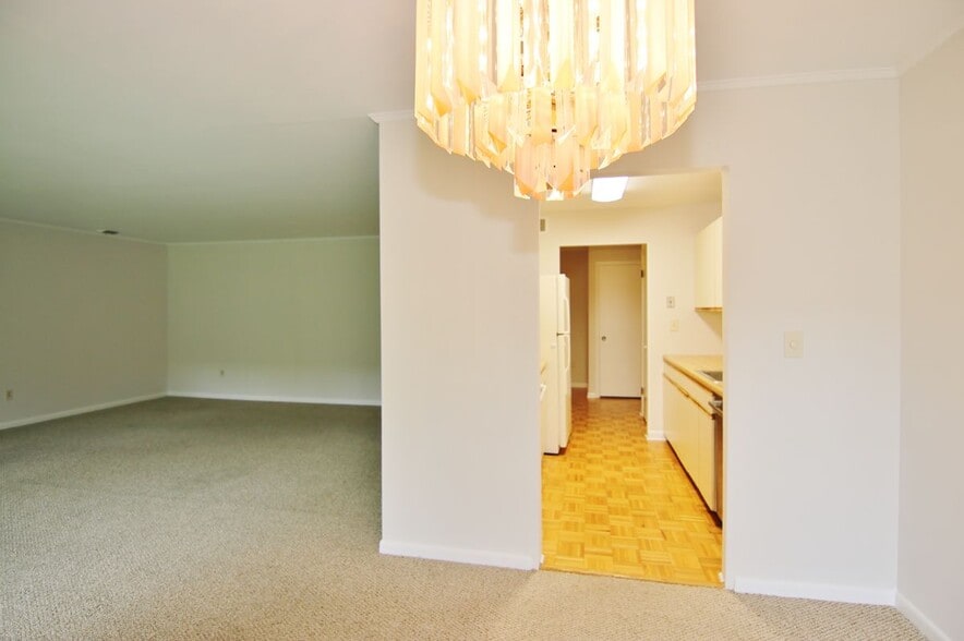 Building Photo - 249 Hamilton Ave