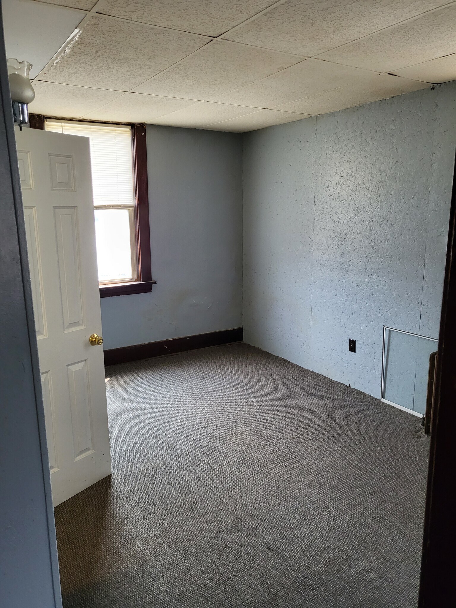 Building Photo - 653 Duss Ave