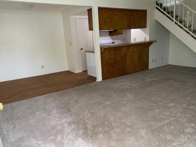 Building Photo - Charming 2-Story 2-Bedroom, 1-Bath Unit in...