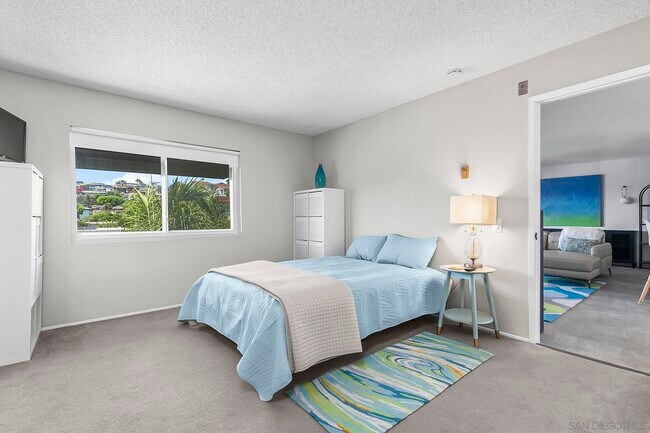 Building Photo - 2510 Clairemont Dr